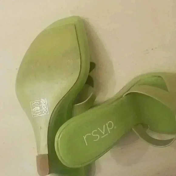 Women's RSVP shoes   - Picture 4 of 7